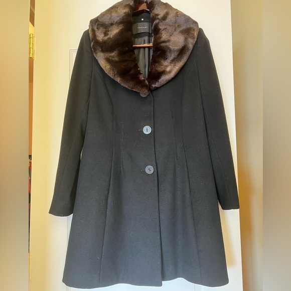 Tahari  coat‎ size 12 - Picture 4 of 9